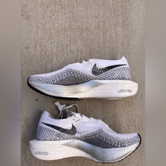 Nike ZoomX Vaporfly Next% 3 White Silver Grey (DV4130-100) Womens Size 9 / 7.5 M